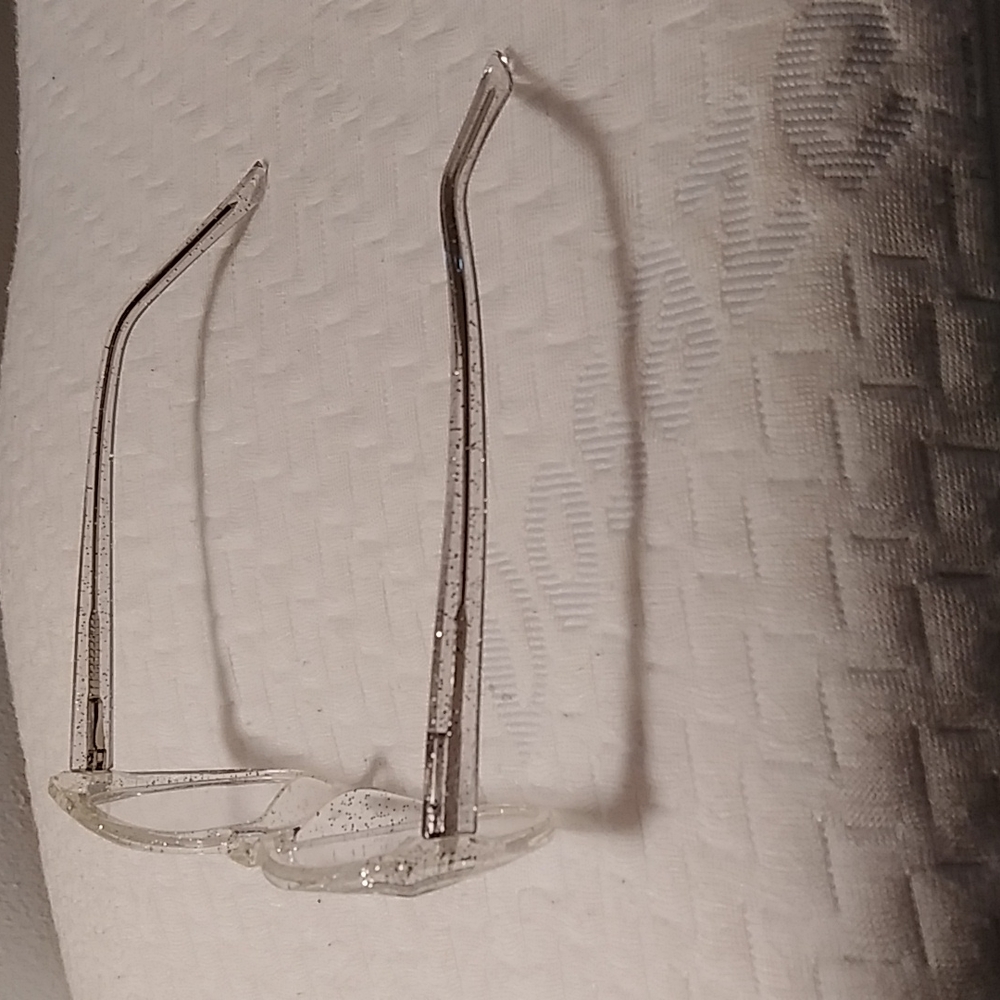 Women's Fashion Glasses - Picture 5 of 6